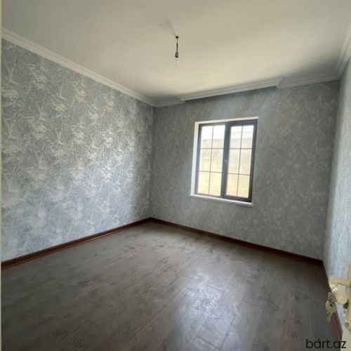 Sulutəpə qəs-də 3 otaqli həyət evi satilir.