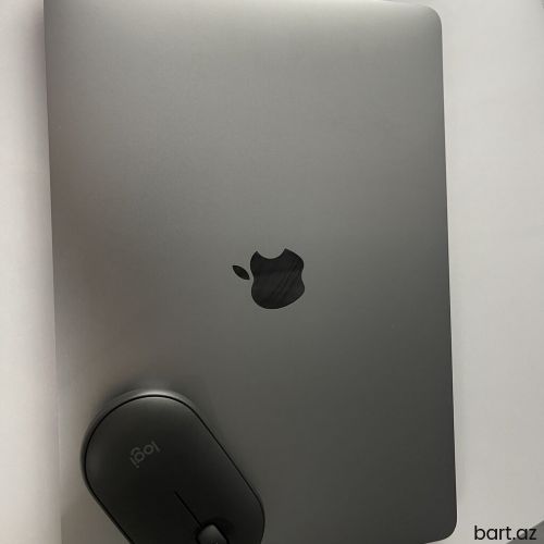 Apple M1, 8 GB, 14.1 