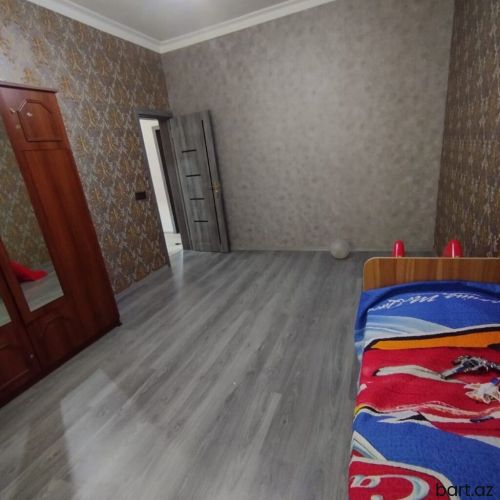 Əmircan qəs. 3 otaqlı  həyət evi satilir.