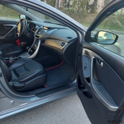 Hyundai Elantra: 1.8 | 2013 il