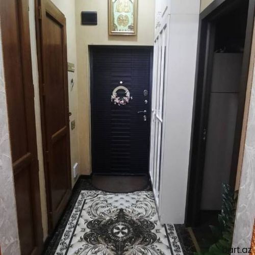 Zığ qəs., 3 otaqlı mənzil satilir.
