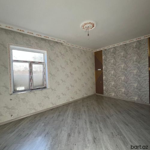 Binəqədi qəs. 4 otaqlı həyət evi satilir.