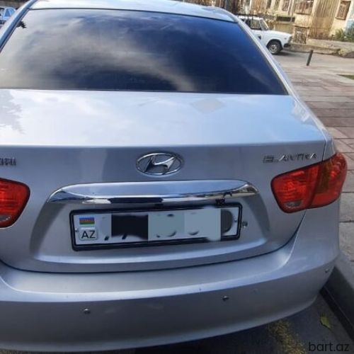 Hyundai Elantra: 1.6 l. | 2010 il