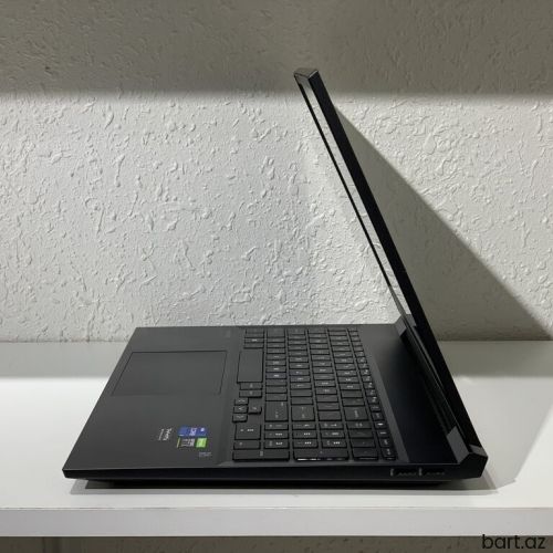 Intel Core i7, 16 GB, 16 