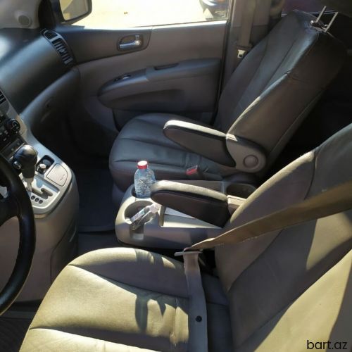Kia Carnival: 2.7 l. | 2011 il
