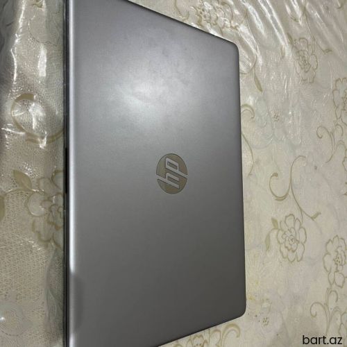 Intel Core i5, 8 GB, 15.6 