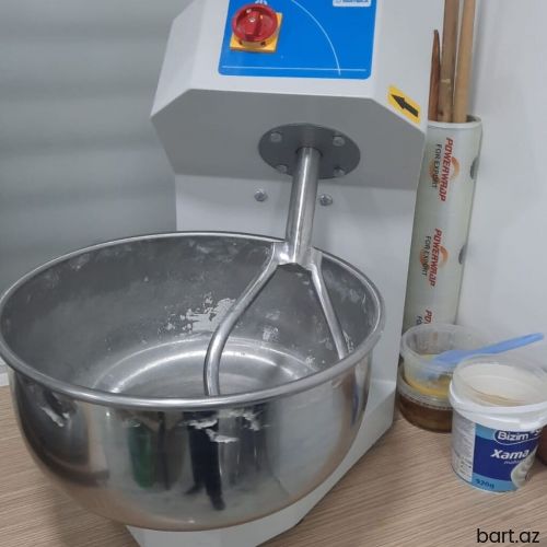 Xəmir yoguran