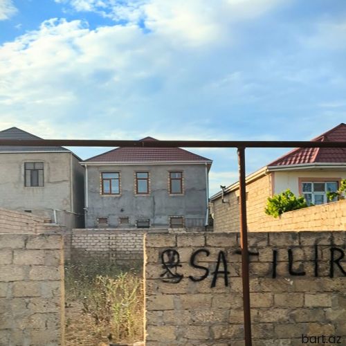  Memmedli qəs-də 3 sot torpaq satilir.
