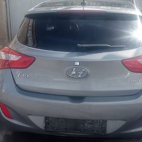 Hyundai i30: 1.6 l. | 2012 il