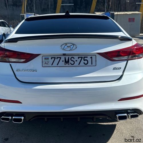 Hyundai Elantra: 1.4 l | 2016 il