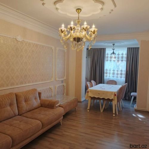 Qaraçuxurda 4 otaqlı mənzil satilir.