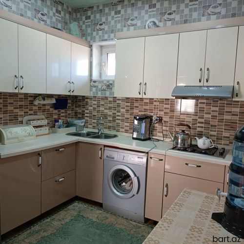 Maştağa qəs. 4 otaqlı həyət evi satilir.