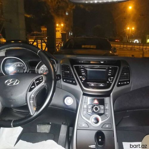 Hyundai Elantra: 1.8 l. | 2015 il 