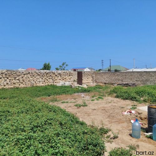 Maştağa qəs-də 4 sot torpaq satilir.