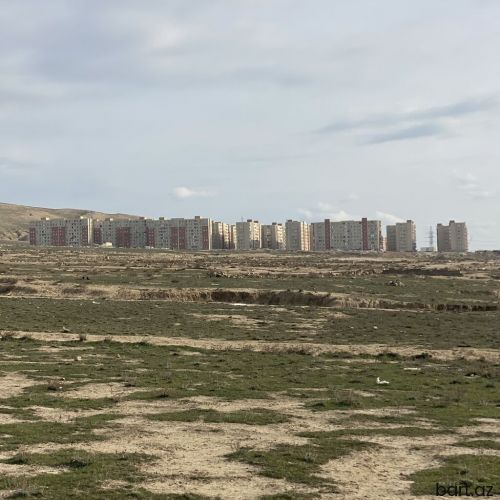 Qobuda 5 sot torpaq sahəsi satilir.