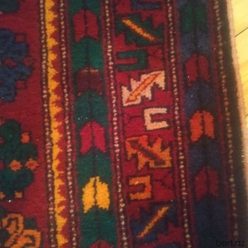 Xalça-qədimi xalcadir.105 yaşi var.