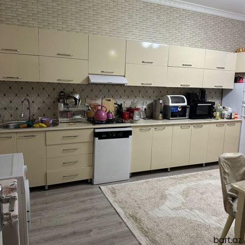 Savalan qəs-də 10 otaqli həyət evi satilir.