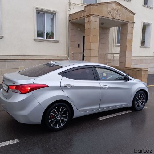 Hyundai Elantra: 1.6 l. | 2012 il 