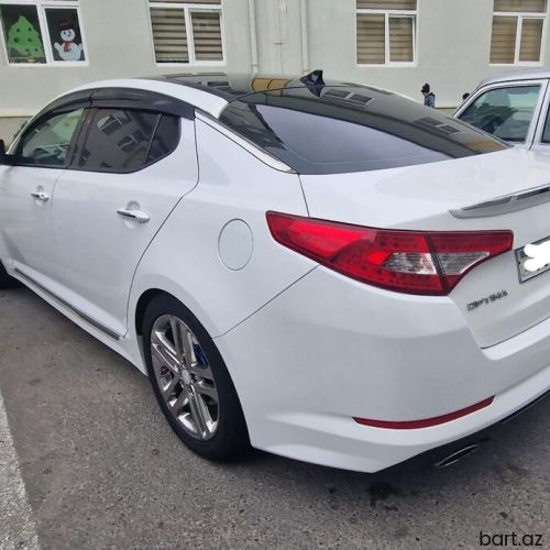 Kia Optima: 2 l | 2013 il 