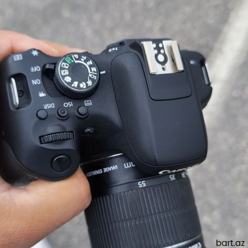 Canon EOS 750D DSLR fotoaparat