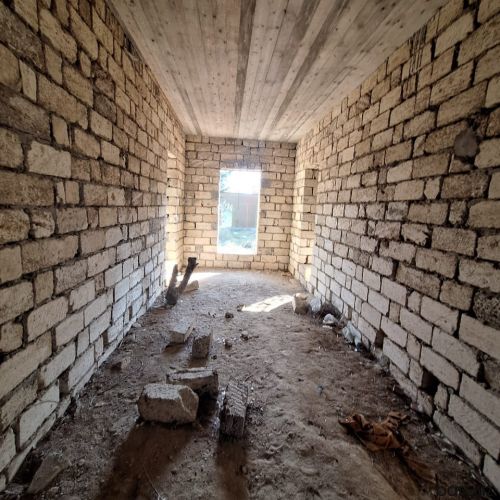 7 otaqlı həyət evi satılır
