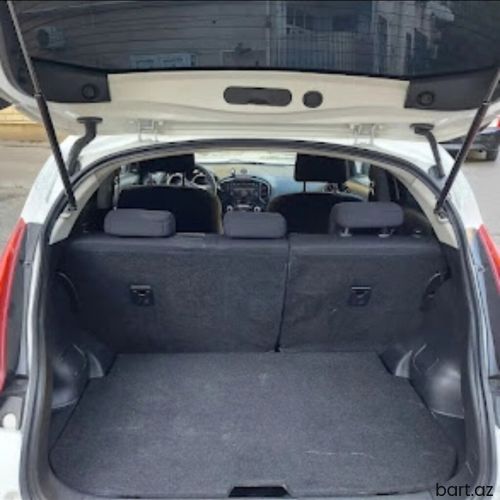 Nissan Juke: 1.6 l. | 2012 il