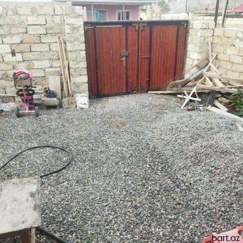 Buzovnada həyət evi satılır