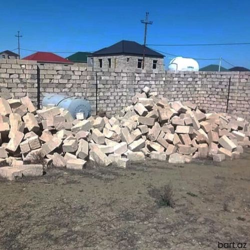 Hövsan qəs. 2 sot torpaq sahəsi satilir.