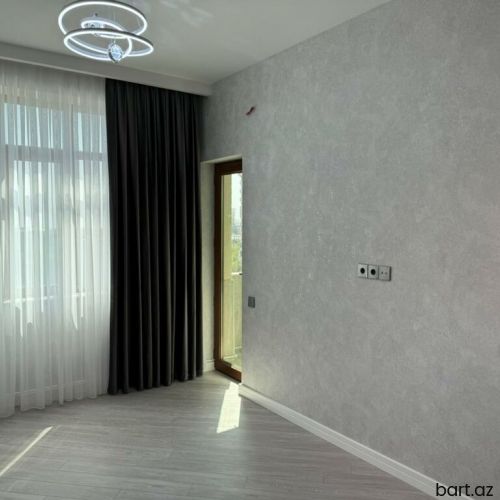 8-ci kilometrdə 3 otaqli mənzil satilir