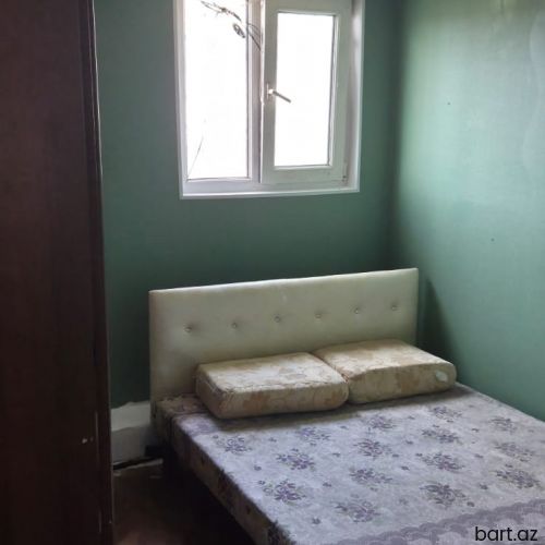 2 otaqlı həyət evi satılır