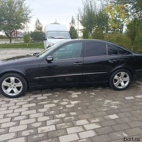 Mercedes-Benz E 270: 2.7 l | 2003 il