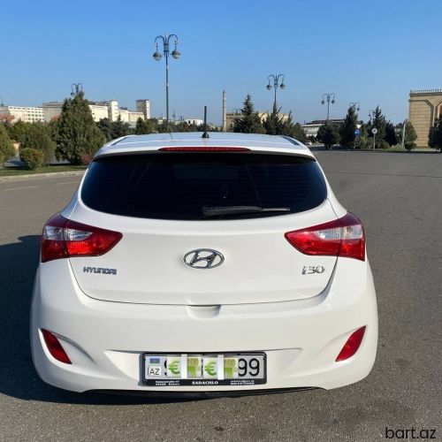 Hyundai i30: 1.4 l. | 2013 il 