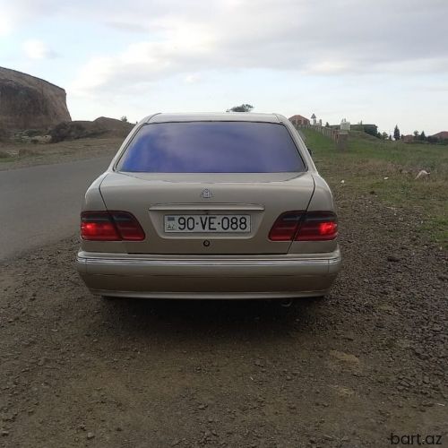 Mercedes-Benz 240: 2.4 l | 1999 il
