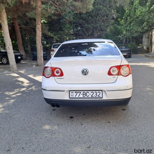 Volkswagen Passat: 1.8 l | 2010 il