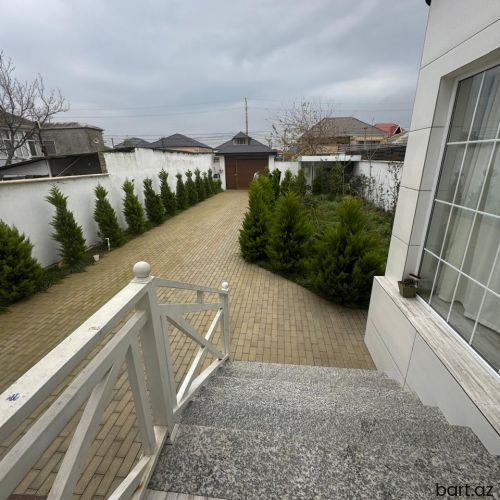 Buzovnada 4 otaqlı həyət evi satılır