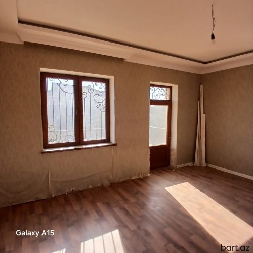 7 otaqlı 3 mərtəbə həyət evi