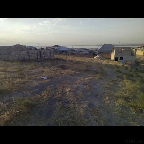 Hokmeli qəs-də 3 sot torpaq sahəsi satilir.