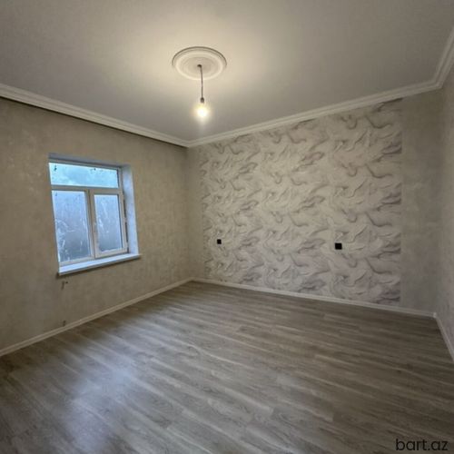 Ramana qəs. 4 otaqlı həyət evi satilir.