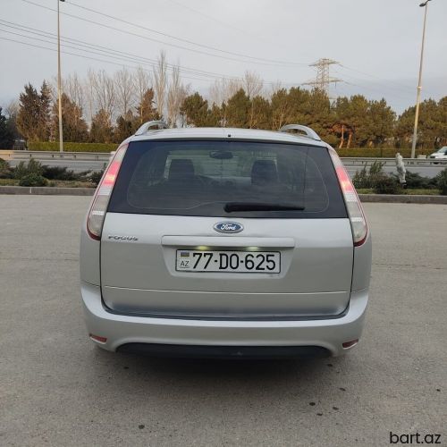Ford Focus: 2 l. | 2009 il | 276000 km.