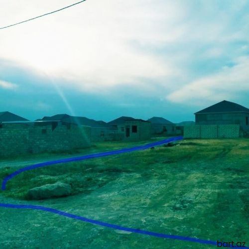 Məhəmmədli qəs-də 5 sot torpaq sahəsi  satilir.