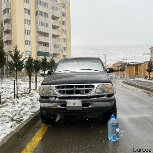 Ford Explorer: 4 l | 1997 il 