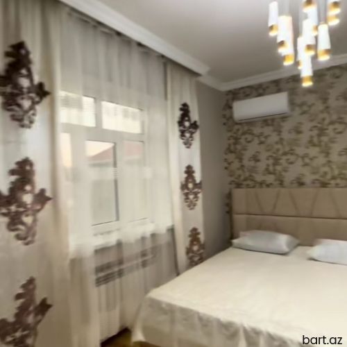 Binəqədi qəs. 3 otaqlı həyət evi satilir.