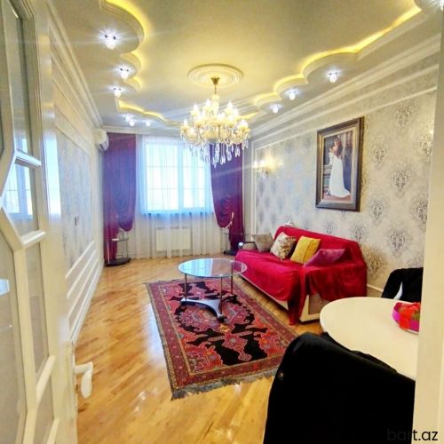 8-ci kilometr, 2 otaqlı mənzil satilir.
