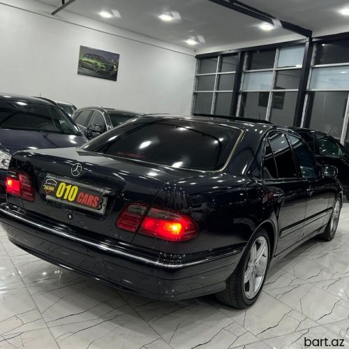 Mercedes-Benz C 180: 2.4 l. | 2000 il