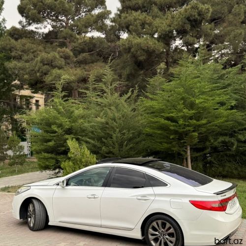 Hyundai Azera: 2 l | 2011 il 