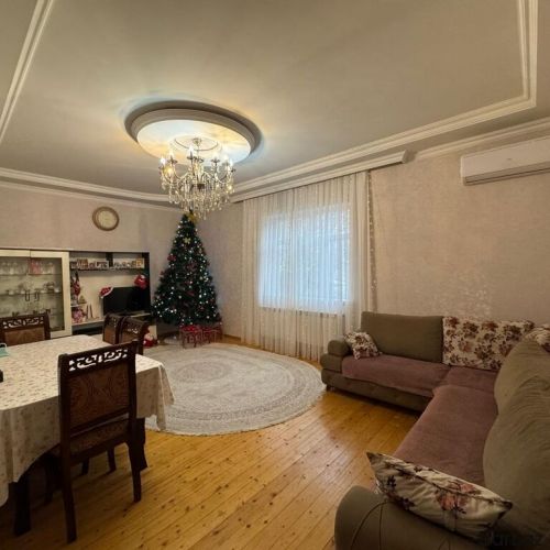 Ramanada 3 otaqli həyət evi satilir.