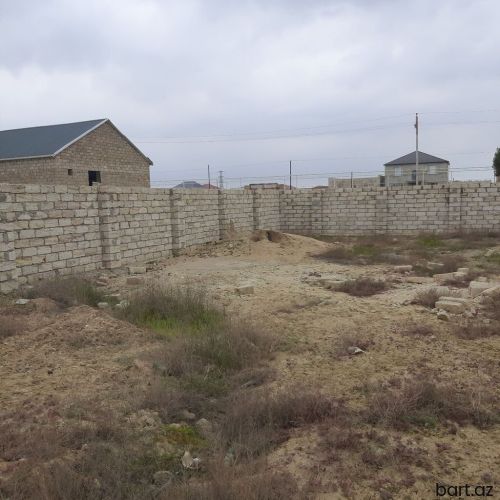 Zabrat 2 qəs-də 1 sot torpaq sahəsi satilir.