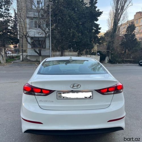 Hyundai Elantra: 2 l | 2017 il