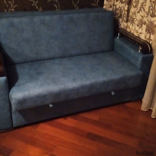 Divan Taxt