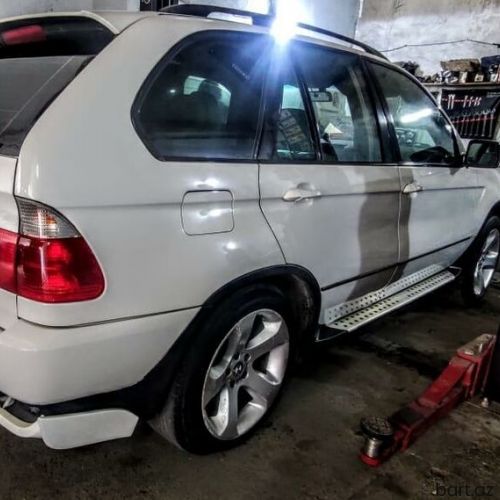 BMW X5: 4.4 l | 2003